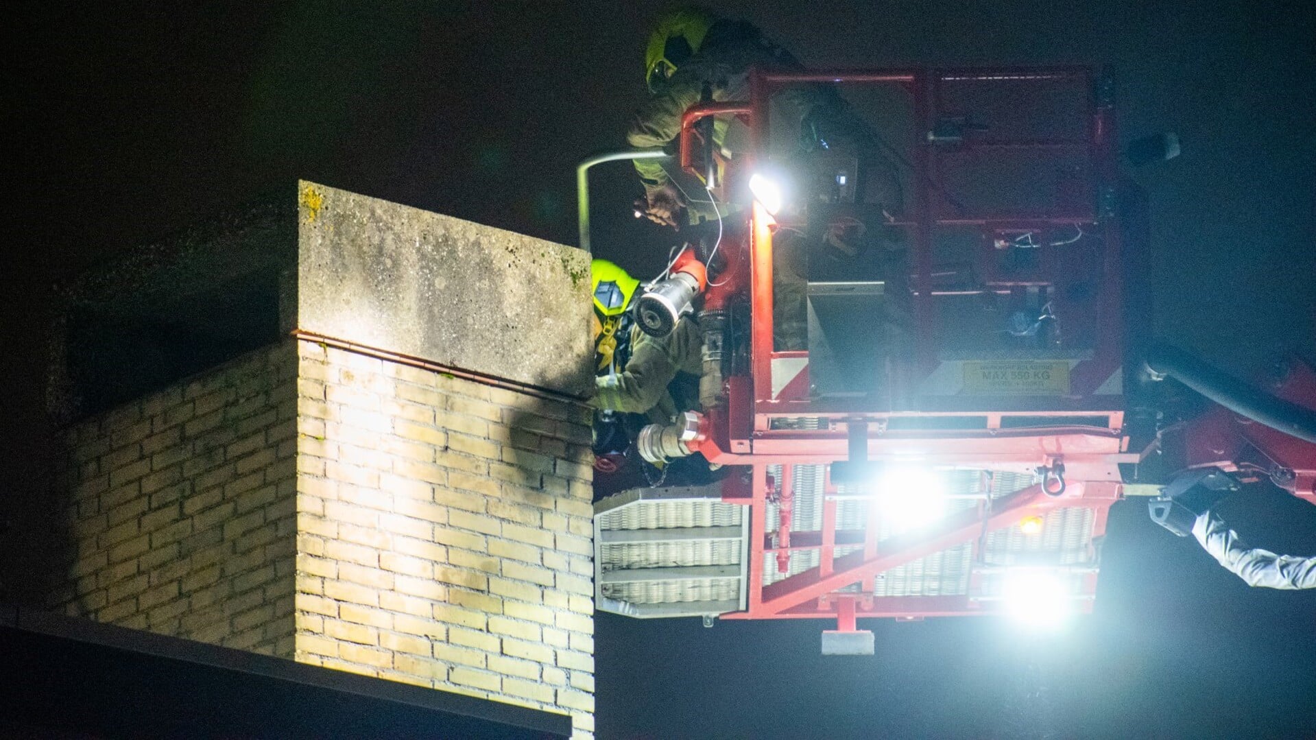 Brandweer Veegt Schoorsteen Na Brand Bij Woning Aan Linde Al Het