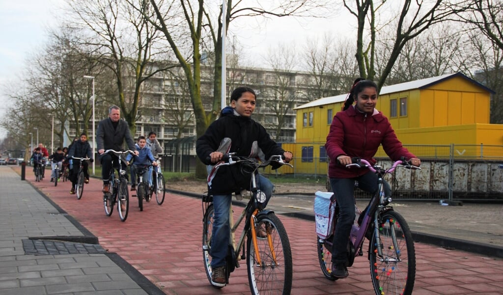 Wethouders Verkennen Fietsroute Met Leerlingen Tijl Uilenspiegel Al