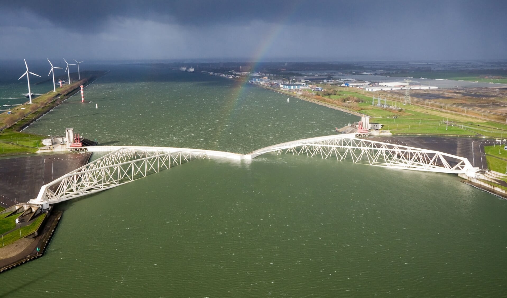 Moet De Nieuwe Waterweg Af En Toe Afgesloten Worden Al Het Nieuws