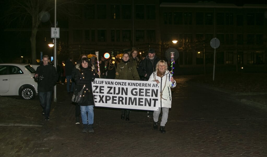 Fakkeltocht In Hellevoetsluis Adverteren Hellevoetsluis Groot