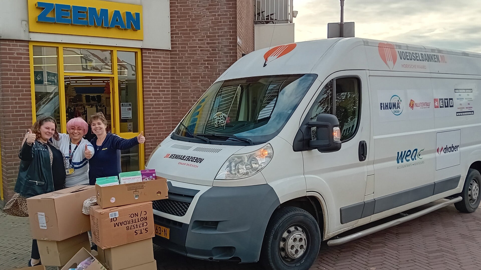 Voedselbank HW Krijgt Veel Cadeautjes Binnen Adverteren Hoeksche