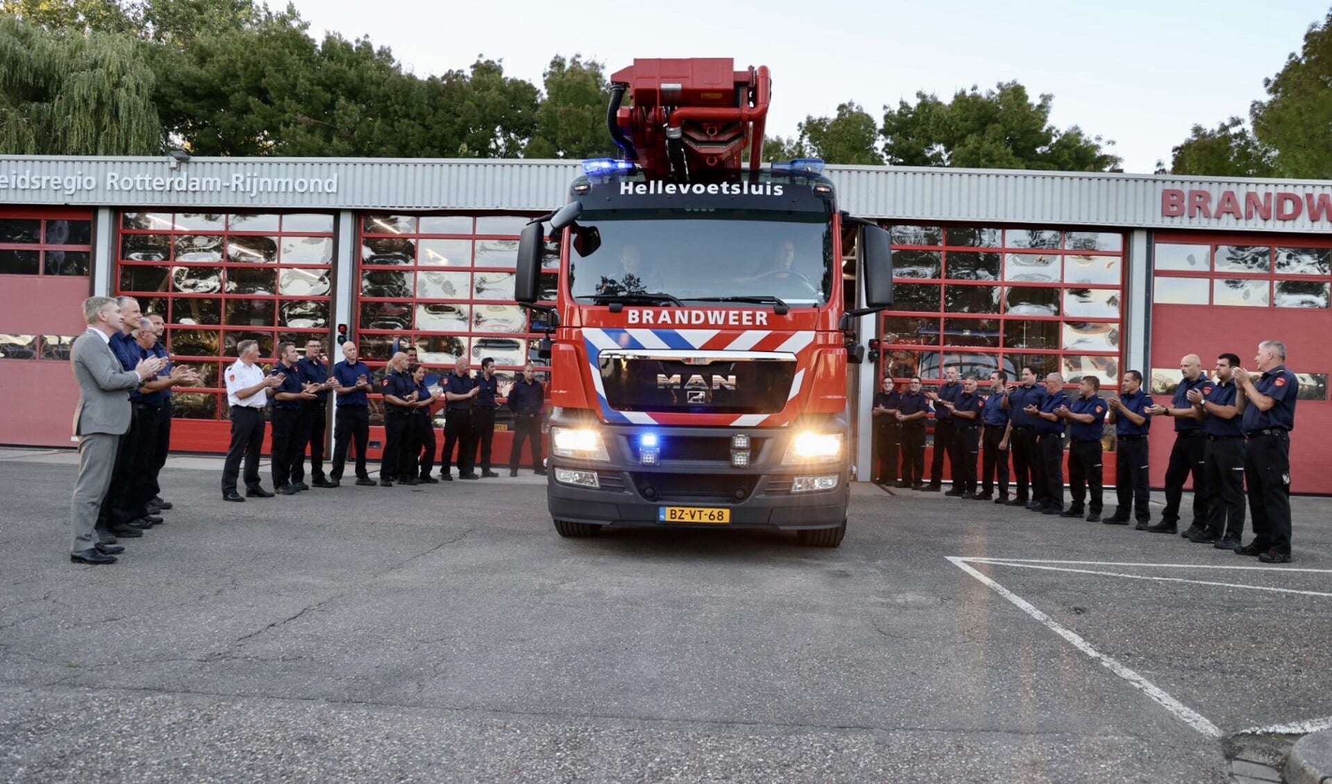 Tweede Hoogwerker Voor Brandweer Al Het Nieuws Uit Voorne Putten