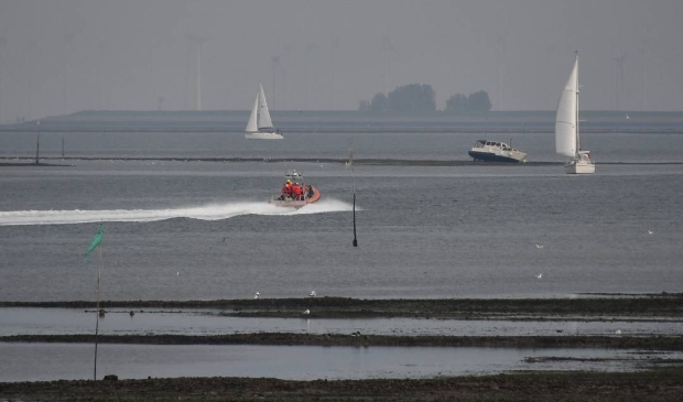Bootjes in problemen op Oosterschelde