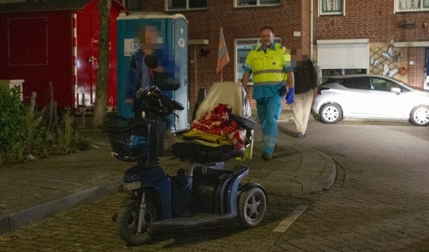 Vrouw Op Scootmobiel Gewond Na Aanrijding Met Auto Op De Koning ...