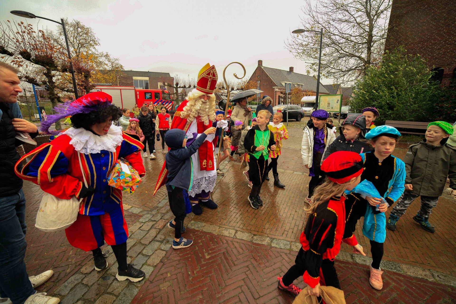 Ook Huijbergen Verwelkomt Sinterklaas Met Zijn Knechten Al Het Nieuws