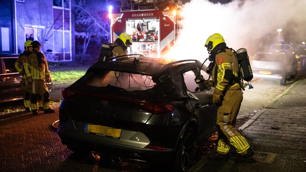 Onderzoek Naar Brandstichting Nadat Auto Volledig Uitbrandt In