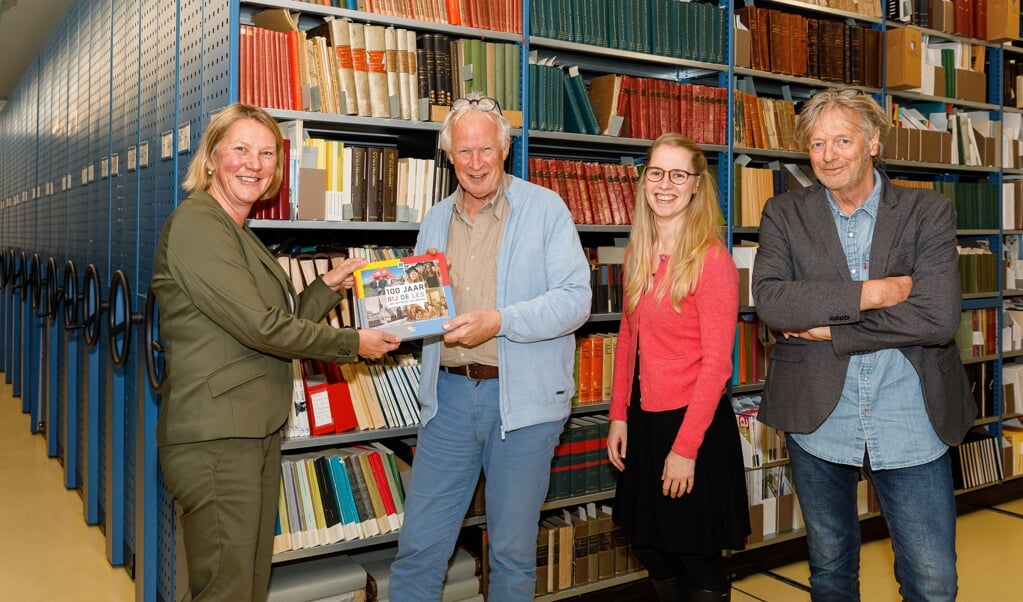 Boek Jaar Bij De Les Opgenomen In Stadsarchief Wijks Nieuws