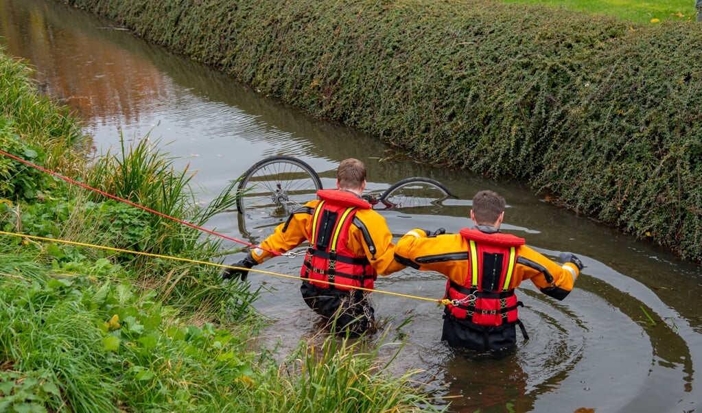 Brandweer Doorzoekt Sloot In Dalem Na Aantreffen Fiets