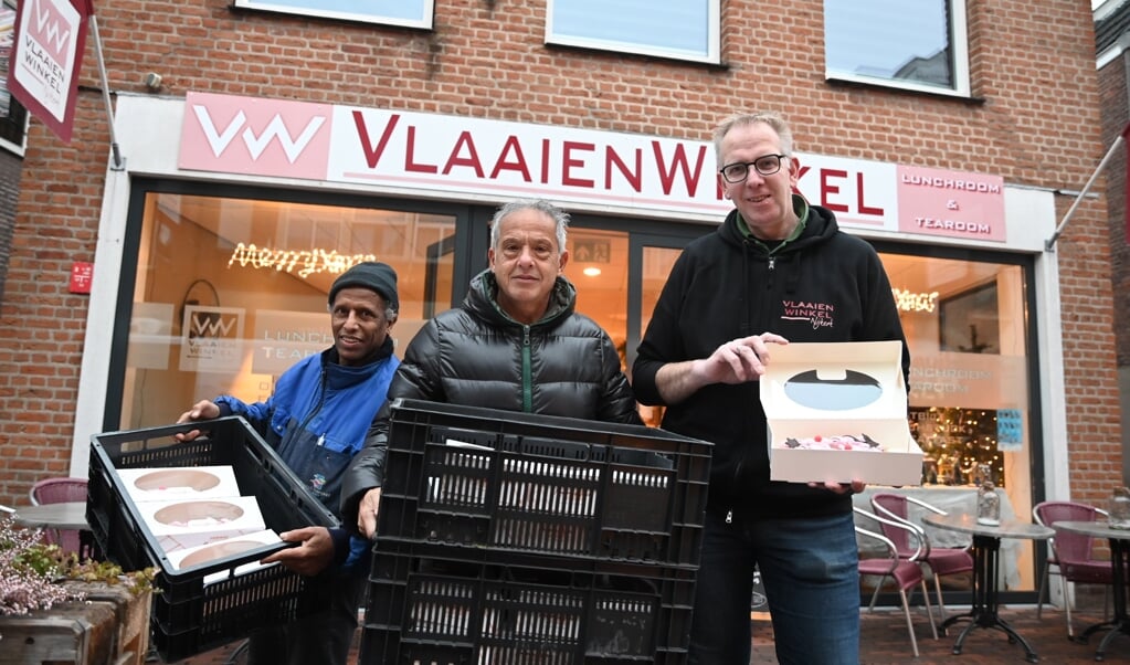 Circa 100 Taarten Van VW Vlaaienwinkel Voor Voedselbank StadNijkerk