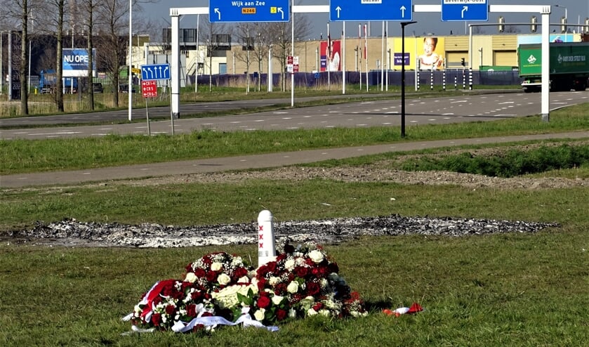 Lezersfoto Monument Van Ajax Fan Carlo Picornie Slag Bij Beverwijk 25