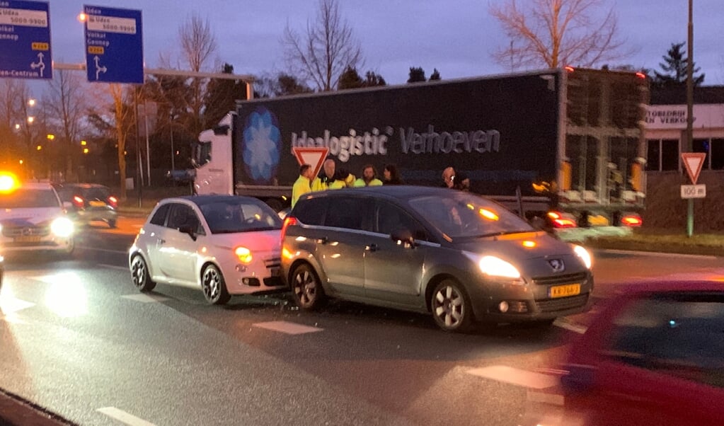 Kopstaart Botsing Tussen Meerdere Autos Adverteren Uden Udens