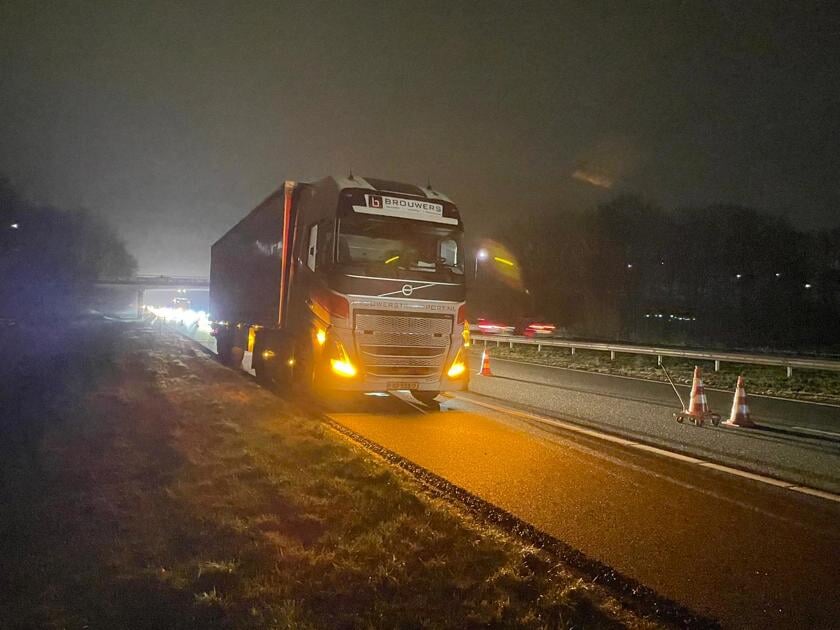 Auto En Vrachtwagen Botsen Op A Kliknieuws Nl De Snelste Lokale