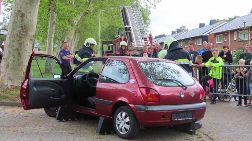 Publiek Genoot Op De Oldtimershow In St Nyk Groot De Fryske Marren