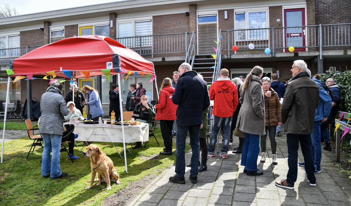 FOTOS Kledingbank In Sint Nyk Opent De Deuren Groot De Fryske Marren