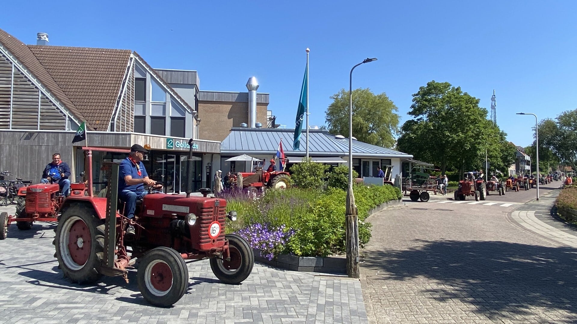 Oude Tractoren Op Bezoek Bij Gollards De Texelse Courant