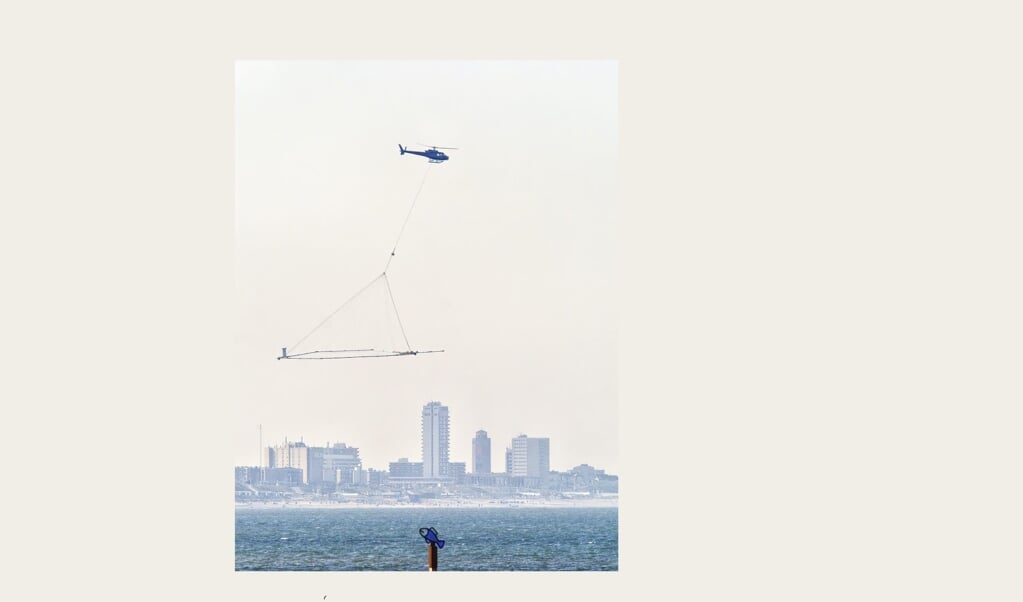 De SkyTem helikopter boven Zandvoort 
