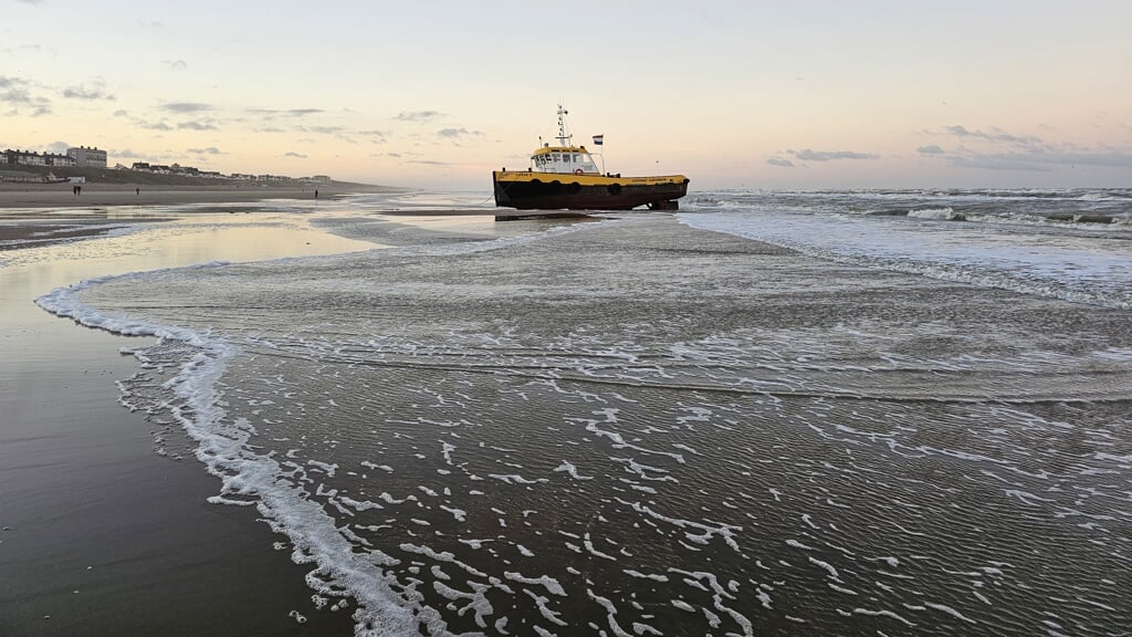 Sleepboot Oceaan 2 is ook gestrand voor de kust van Zandvoort
