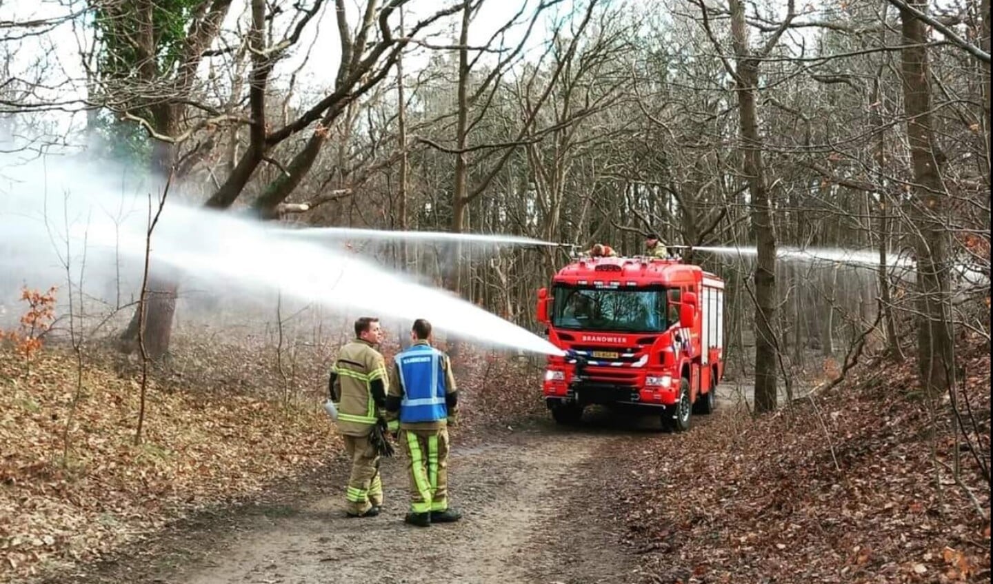 Brandweeroefening in de duinen