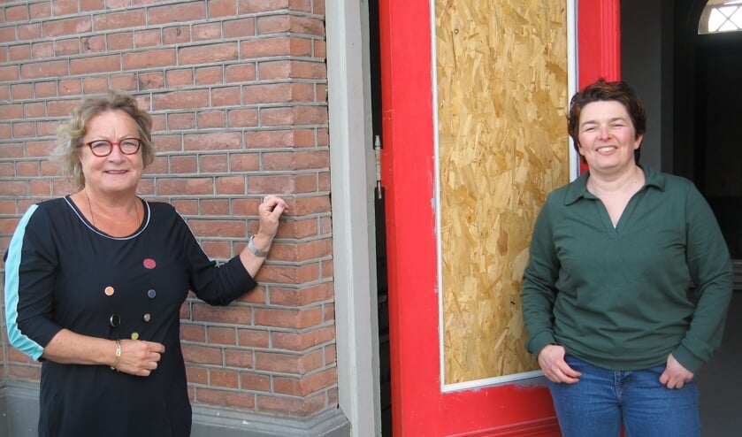 Nicole Wolters (rechts) neemt Jetstream over van Jan en Jetske Dierdorp. Foto: Bart Kraan