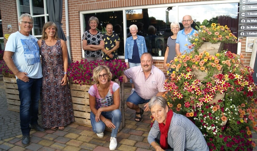 Gerard te Roller, Ria Nijman, Marieke van Nuland, Alfons Wagener, Dinie Wagener,
Willemien Hietland, Joke Nijman, Willy Gunnewick, Martin Huning en Maria Beening. Foto: Eva Schipper