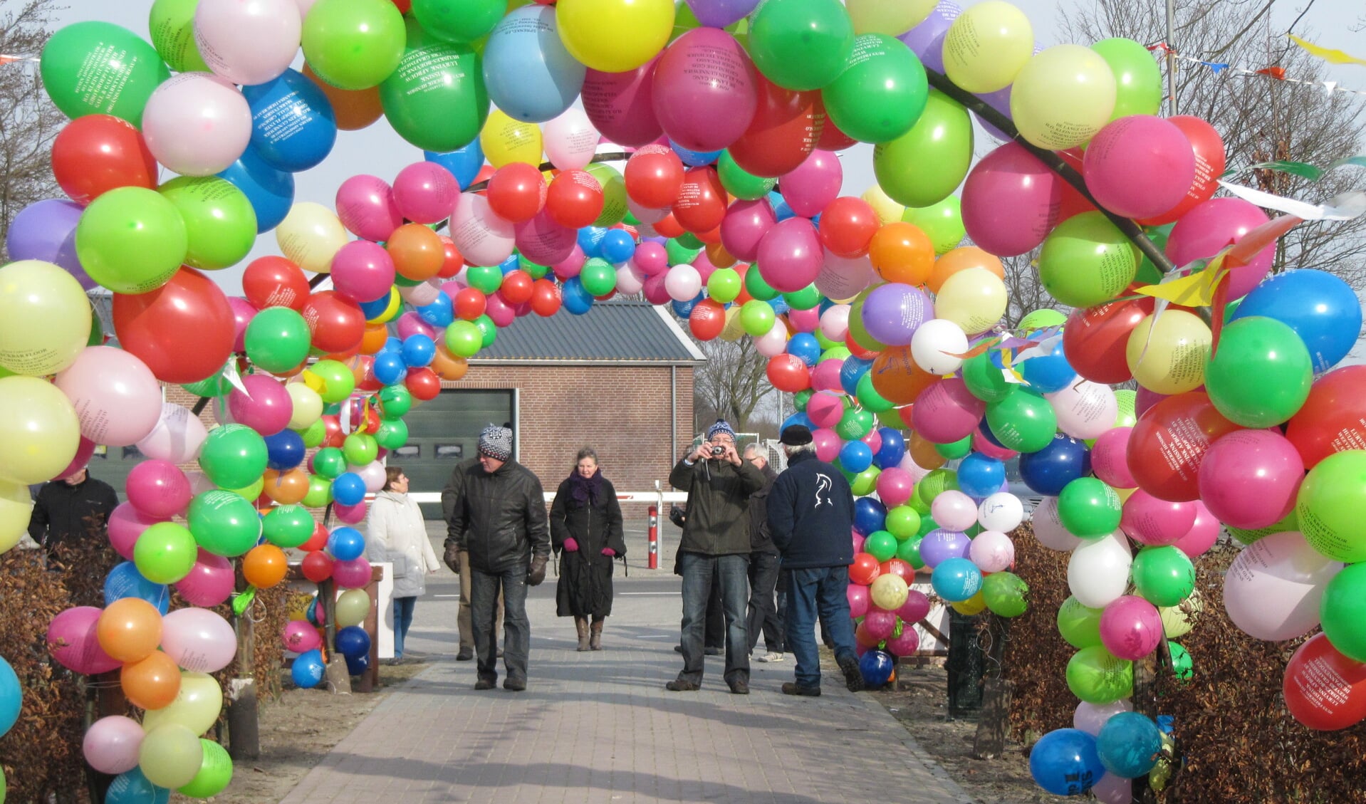 Het ballonnenfonds levert een kleurrijk straatbeeld op. Foto: PR