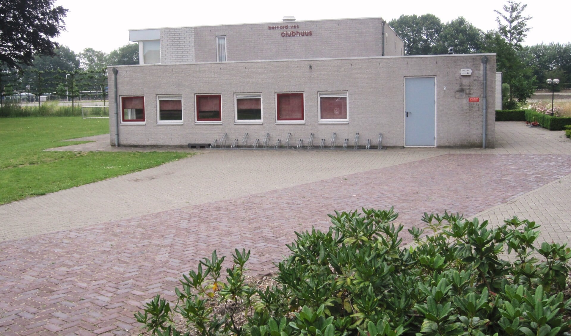 Het Bernard Vos Clubhuus in Lievelde dat duurzaam wordt aangepast.