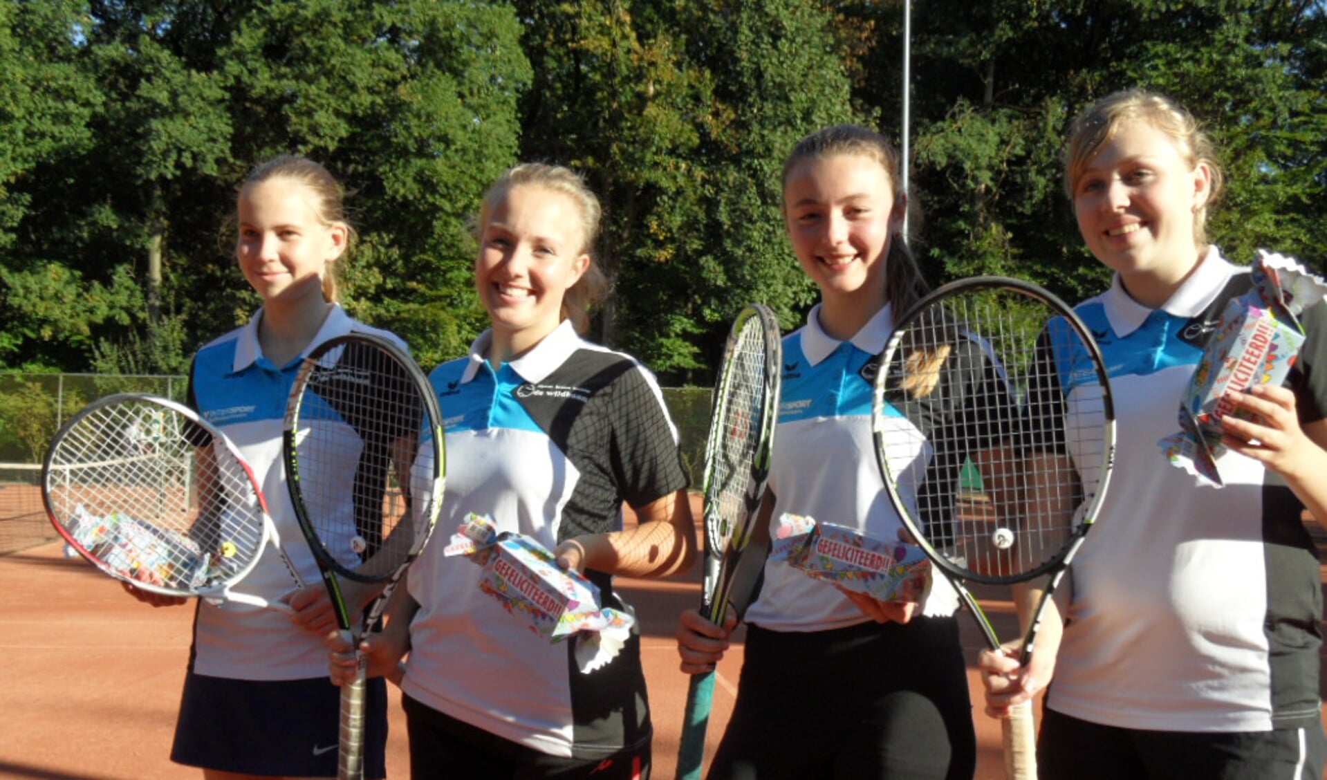 Juniorenteam meisjes tennisclub De Wildbaan najaarskampioen. Foto: PR