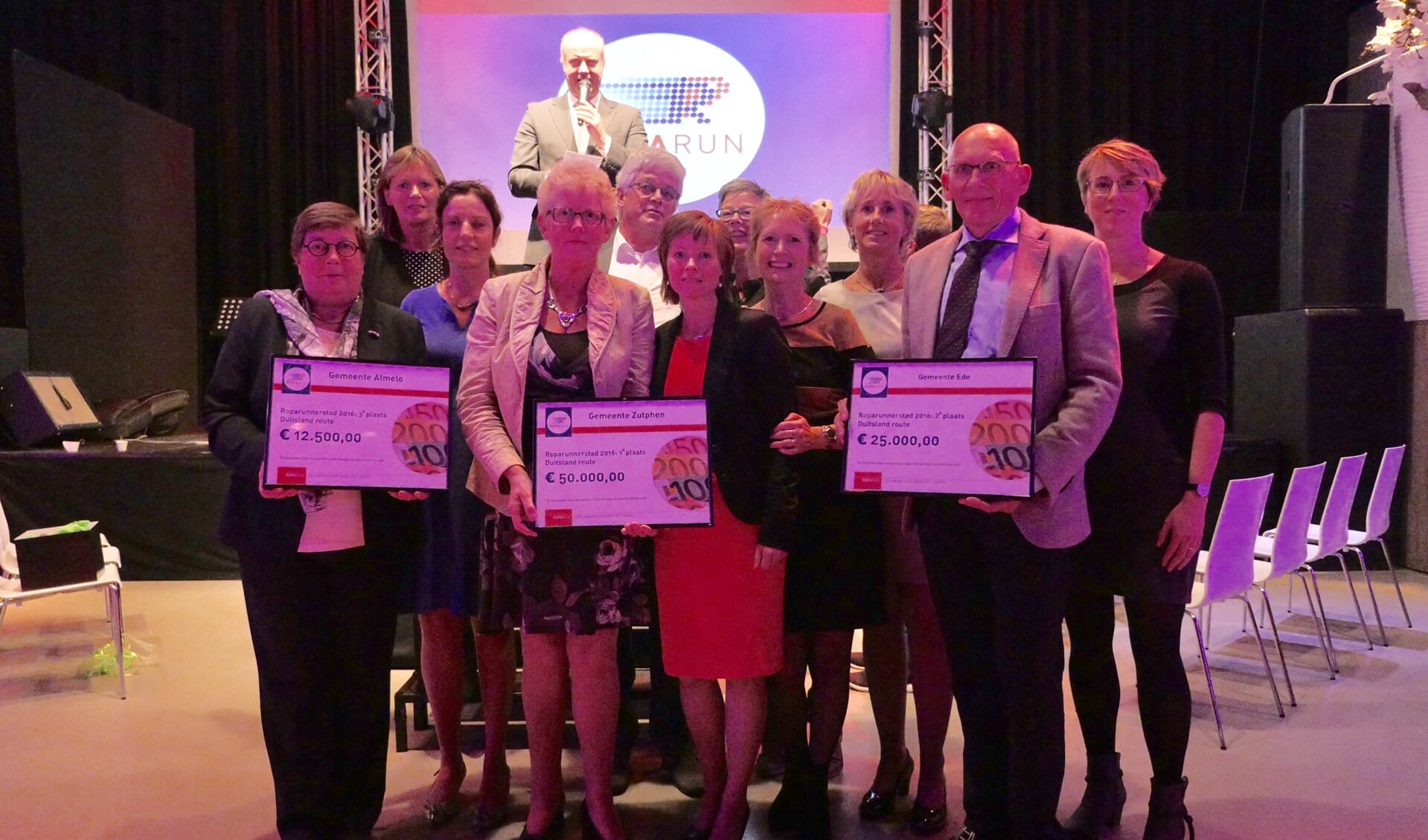 De winnende Roparunsteden met hun gewonnen bedrag: Zutphen € 50.000, Ede € 25.000 en Almelo € 12.500. Foto: PR