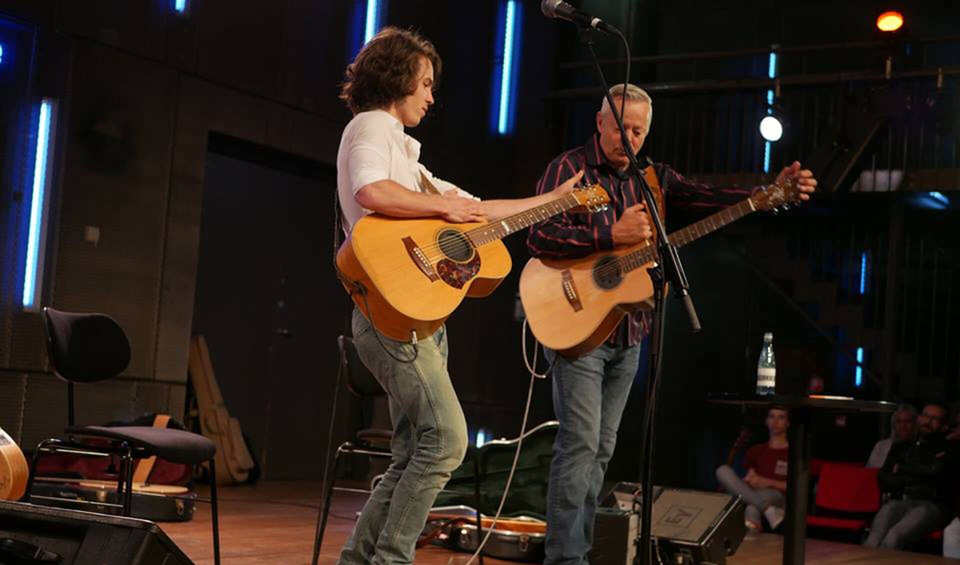 Mart Hillen in duet met Tommy Emmanuels.