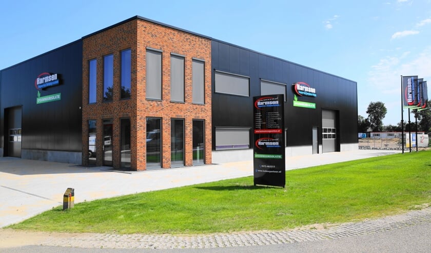 De nieuwe hal van Harmsen en Reinigingstechniek BV aan de Winkelsweg. Foto Albert Schreuder