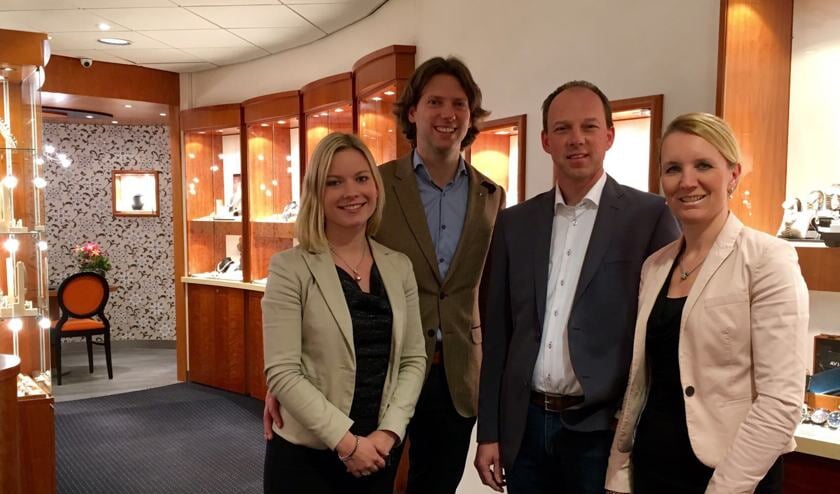 Links Amy Buunk en Bart Milikan, rechts Carmen en Arjan Harbers. Foto: PR