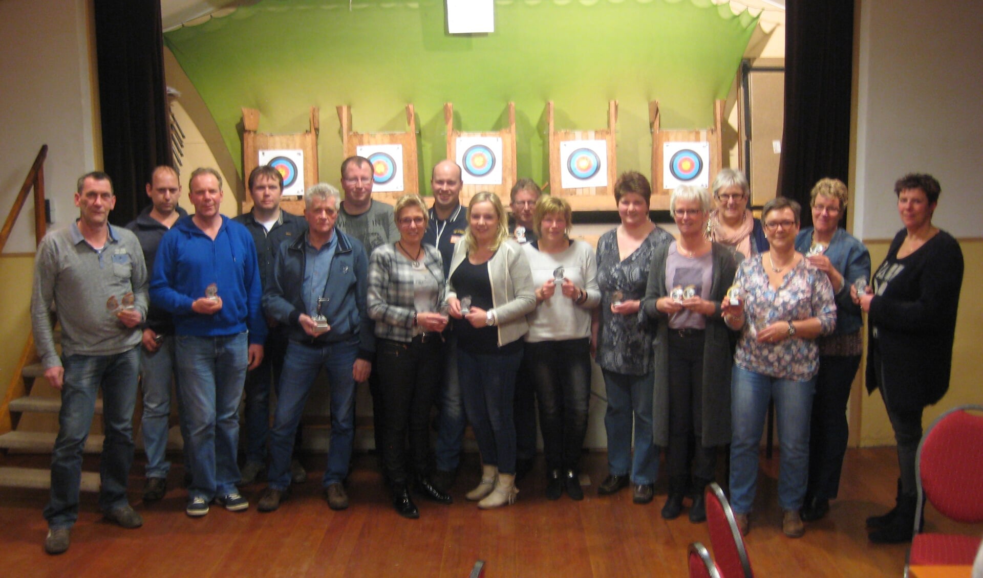 De winnaars van het boogschiettoernooi in Veldhoek: Foto: Jan Hendriksen. 