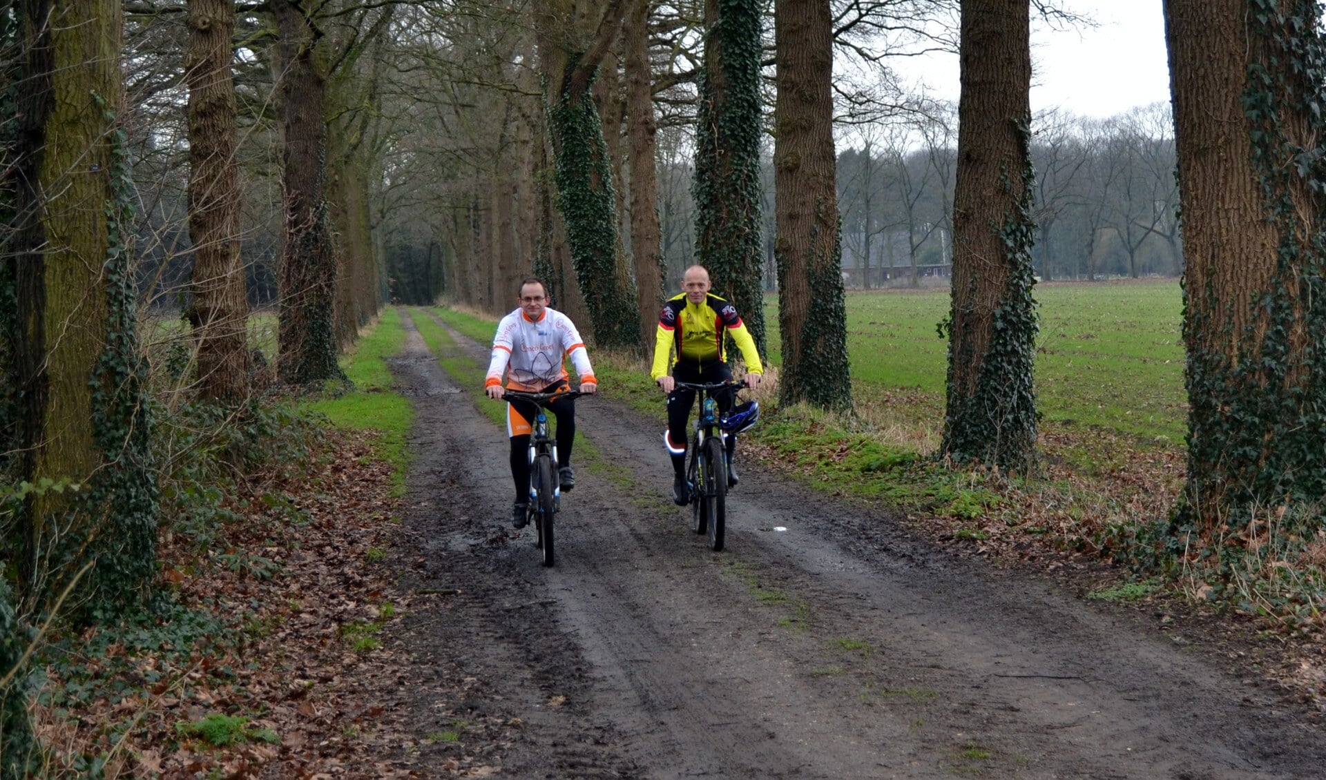 Organisatoren van de Benefietstocht voor Alpe d'HuZes zijn Arjan Gussinklo en Dirk van Eerden. Foto: Karin Stronks