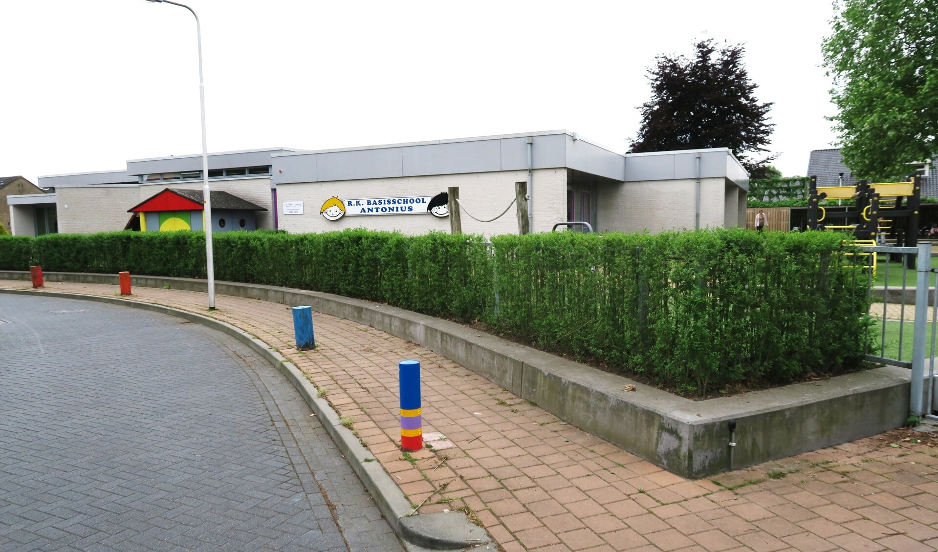 De basisschool Antonius in Lievelde, die ook onder druk is komen te staan. Foto: Theo Huijskes