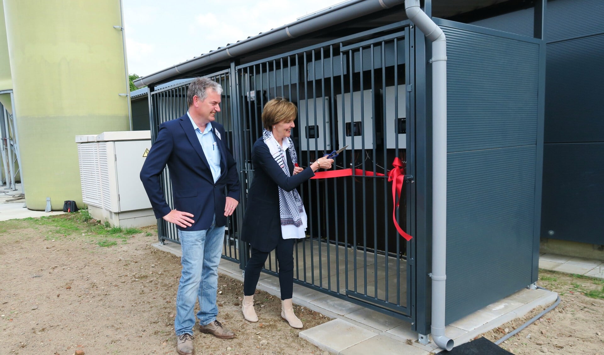De officiële opening van ‘Zonnig Zieuwent’ door burgemeester Annette Bronsvoort. 