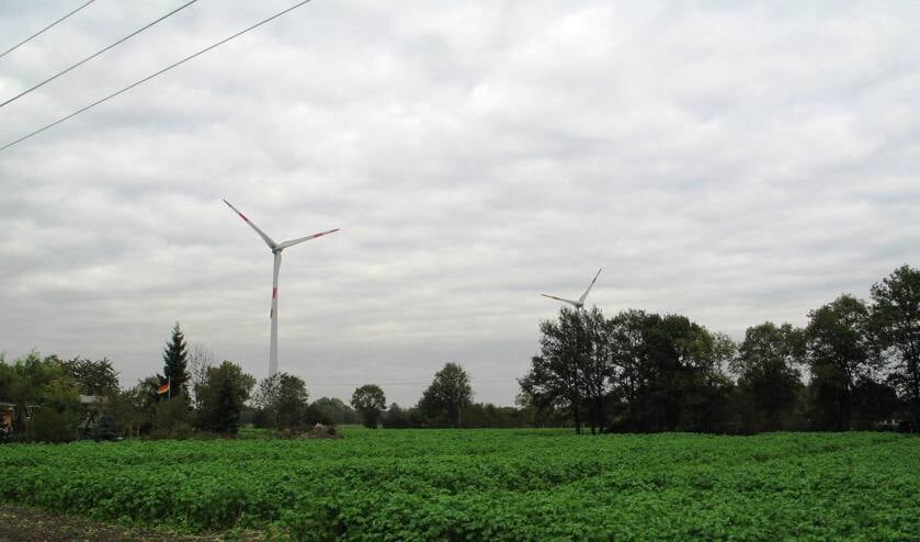 <p>Windmolens aan de andere kant van de grens in Duitsland. Archieffoto: Bernhard Harfsterkamp</p>