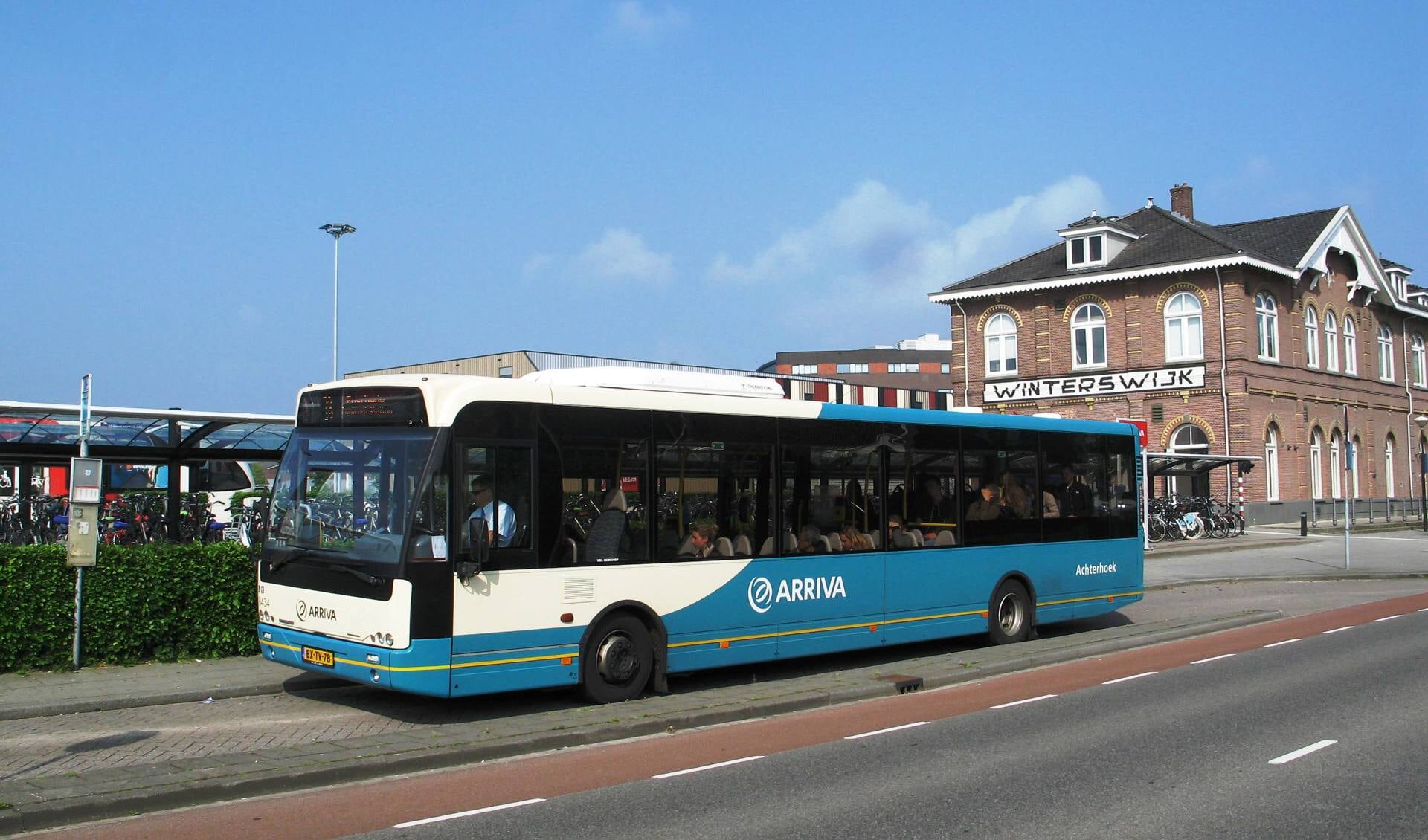 Voorlopig vertrekt de bus naar Groenlo en Enschede nog steeds bij het station. Foto: Bernhard Harfsterkamp