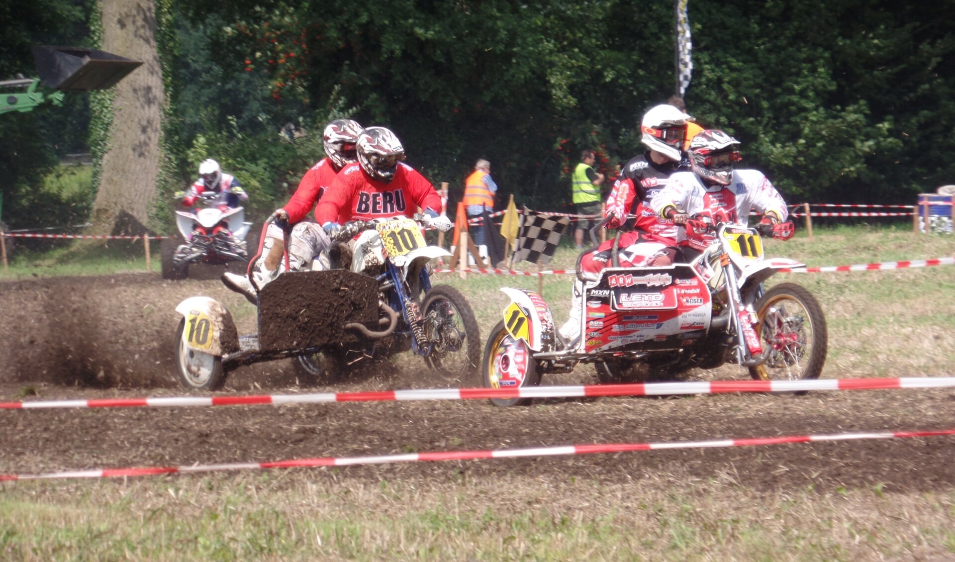 De zijspanfinale werd een prooi voor het duo Werner Nijman en Colin Makkink. Foto: Jan Hendriksen. 