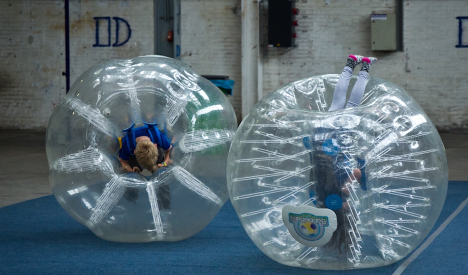 De Bubbelbal is een van de vele speelmogelijkheden bij Kidsfabriek. Foto: PR