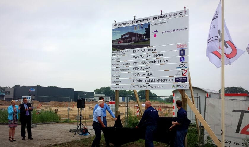Als alles volgens planning verloopt, is het nieuwe pand op bedrijventerrein Winkelskamp in maart 2017 gereed. Foto: Luuk Stam