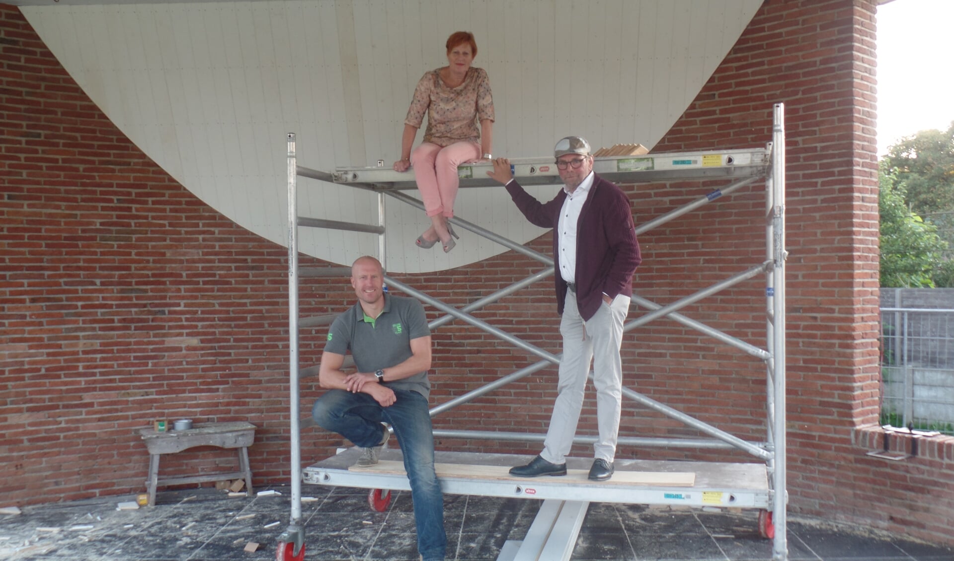 Pim van Zeeburg, Willemien Klein Geltink en Harry Jansen v.l.n.r.) die het kloppende hart van de Stichting Muziekkoepel Vorden vormen. Foto: Jan Hendriksen. 