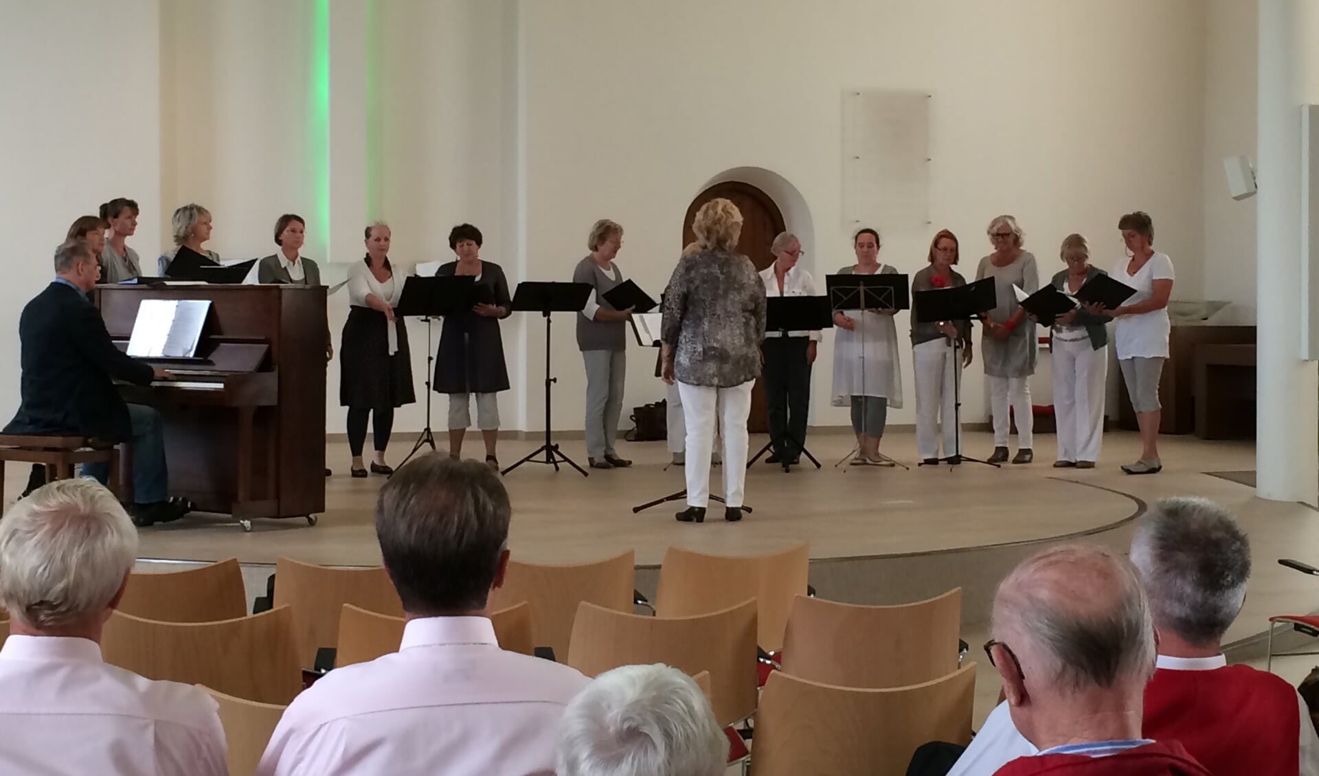 Berkelland Korendag 2014. Een verassend optreden van Primavera uit Borculo in de Grote Kerk in Neede. Foto: PR