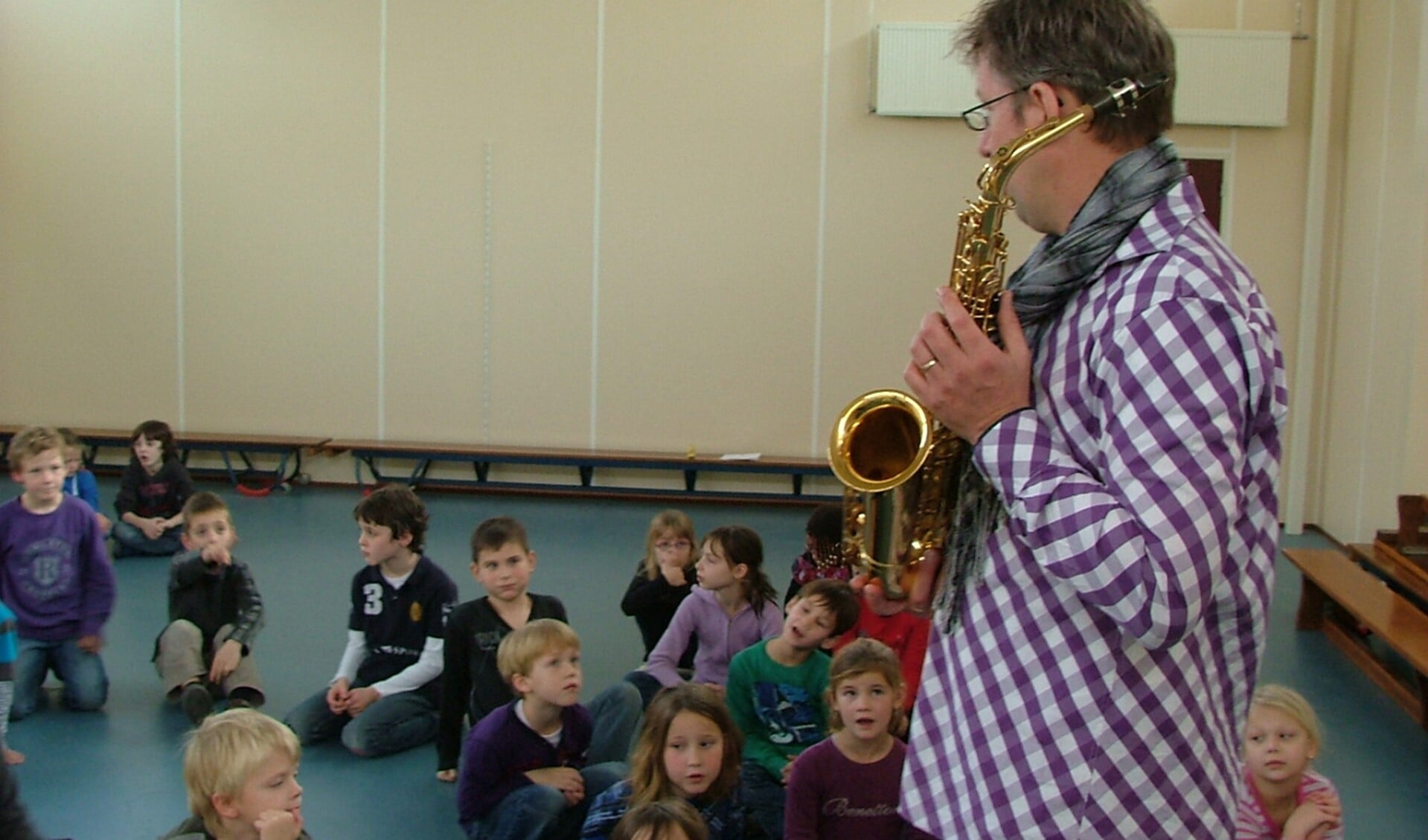 Kinderen komen in contact met alle instrumenten van de harmonie. Foto: PR