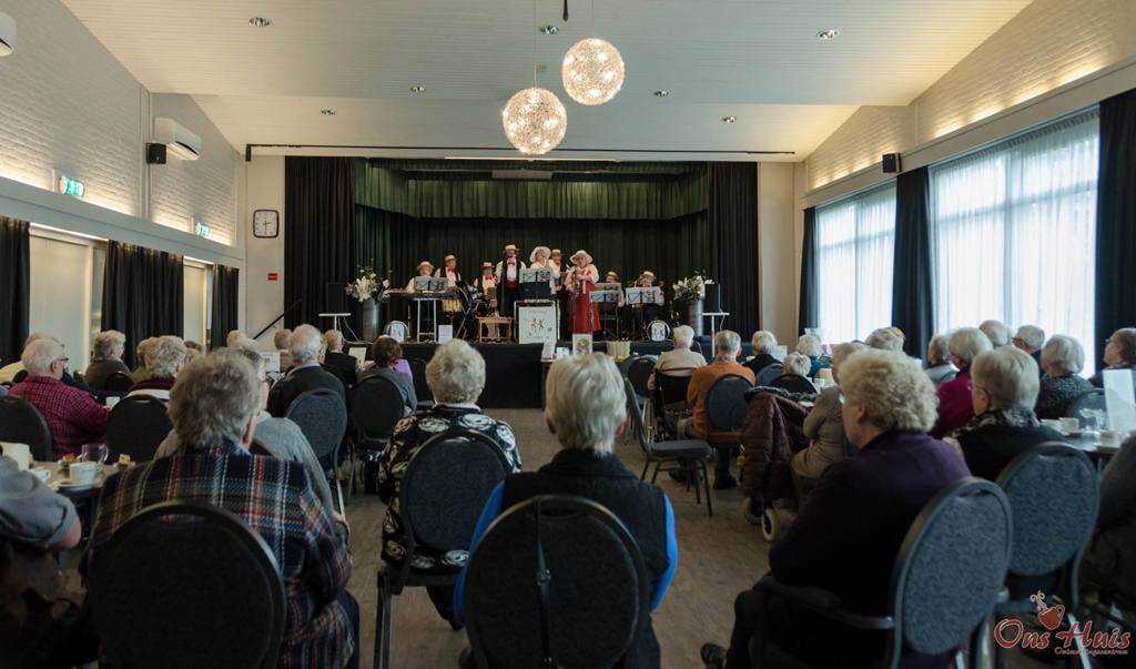 Nieuwjaarsvisite UVV Met De Marattenband Het Laatste Nieuws Uit Hengelo En Omgeving