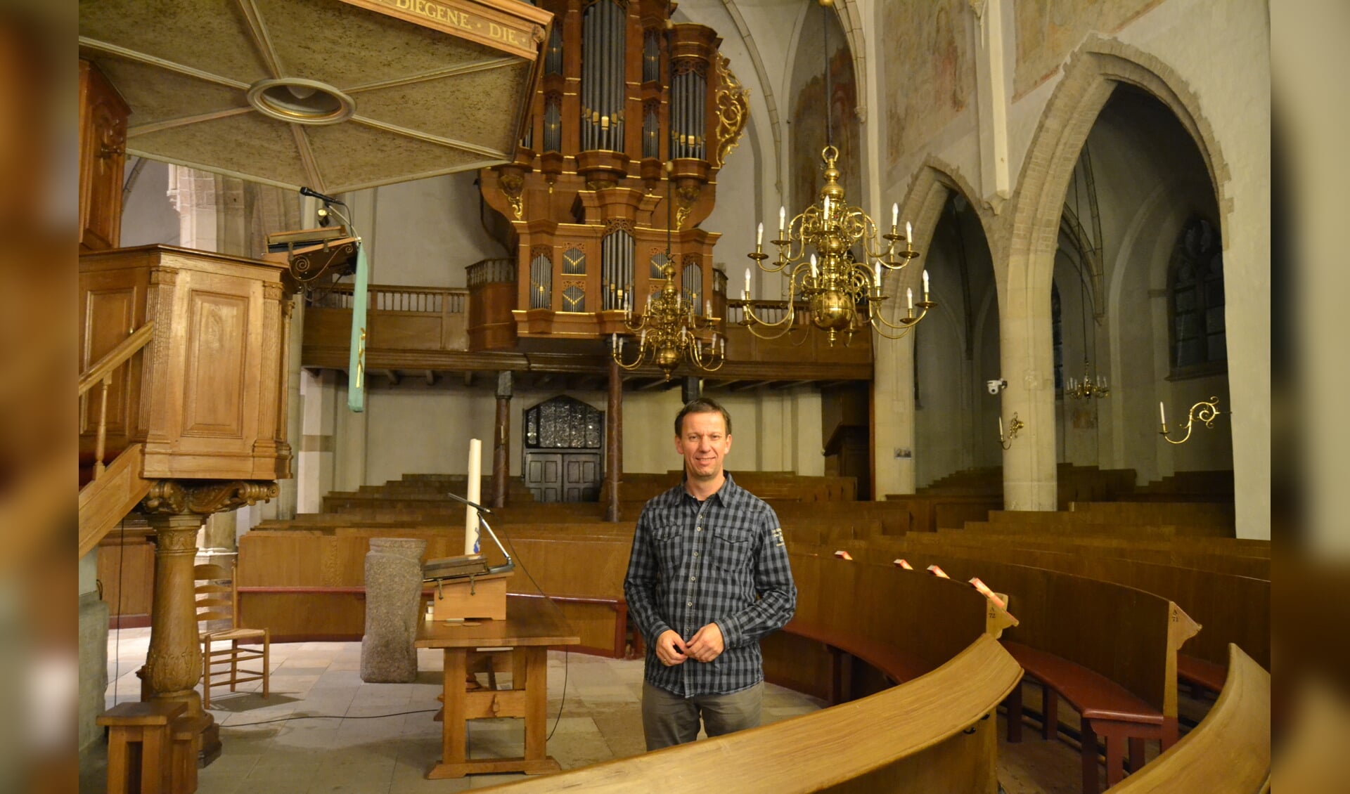 Harry van Wijk in de Oude Helenakerk. Foto: Karin Stronks