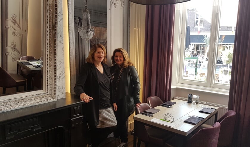 Lidy Vos (links) en Nicole Pothof. Foto: Mark Ebbers