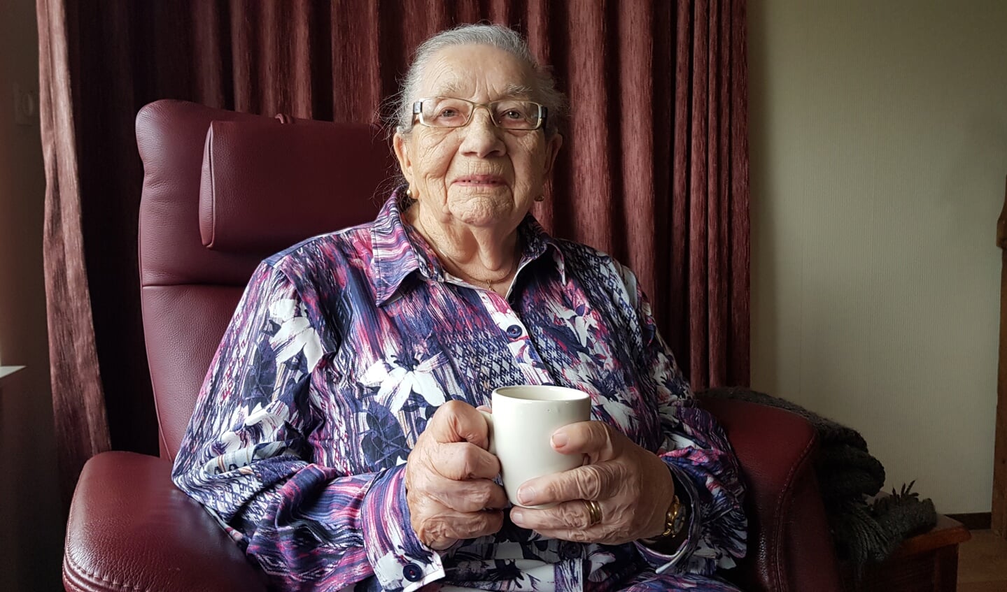 Mevrouw Miene Bosman (101) geniet van haar oude dag. Foto: Luuk Stam