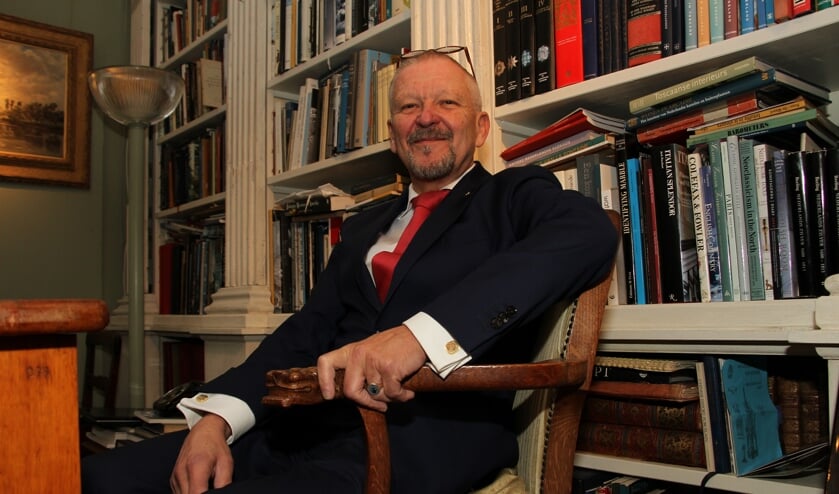 Frans-Olav Koekkoek in het achterhuis van de ‘Heeren van Bronckhorst’. Foto: Liesbeth Spaansen