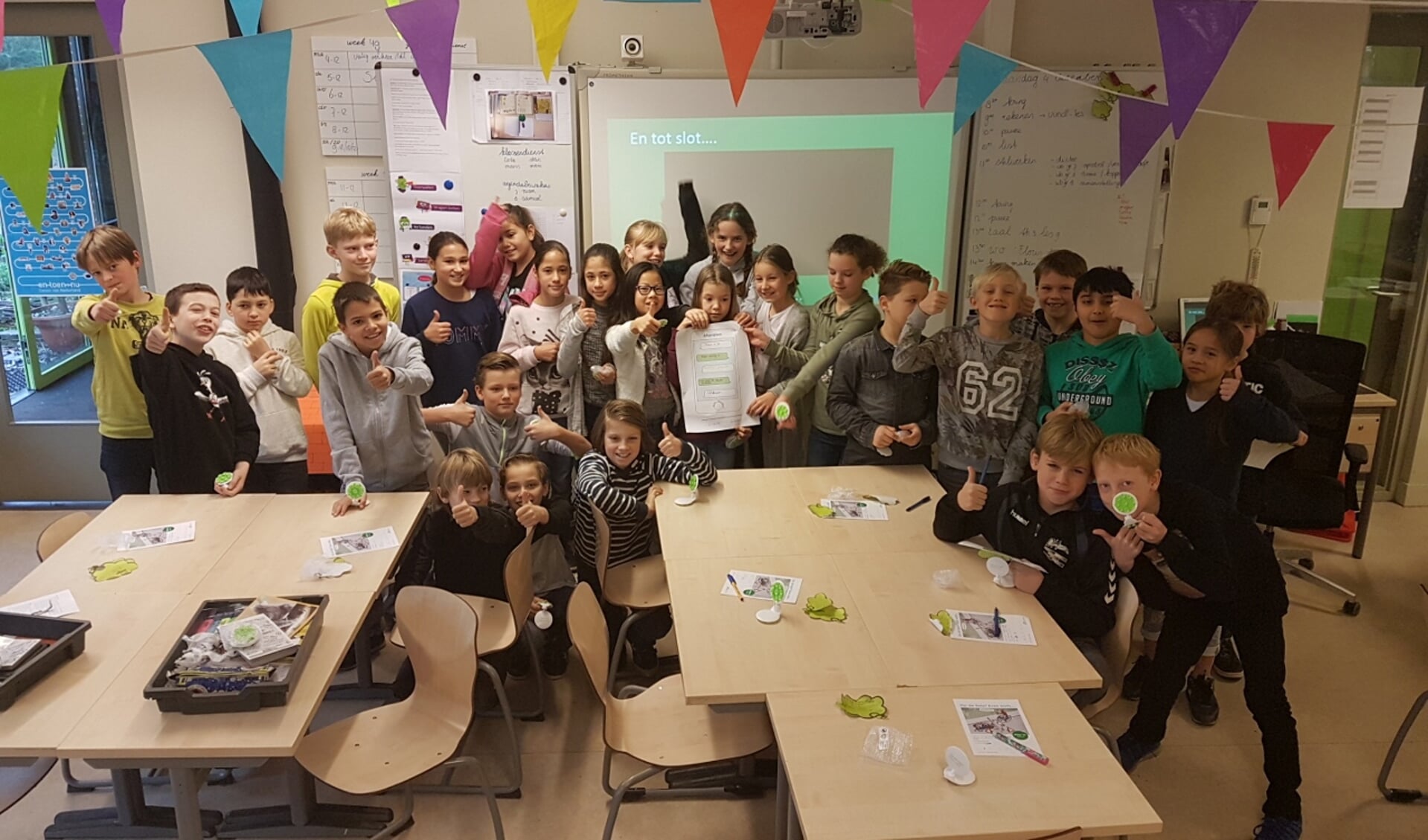 Leerlingen van de bovenbouw van de Walter Gillijnsschool in Zutphen hebben 4 december van Veilig Verkeer Nederland (VVN) een verkeersvoorlichting gekregen. Foto: PR