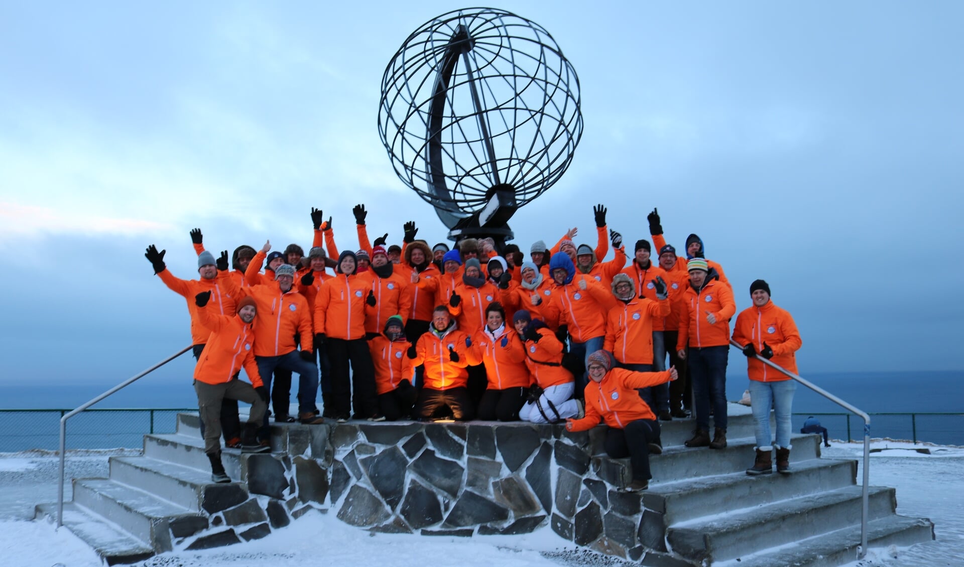Groepsfoto op de Noordkaap. Foto: PR Expeditie Noordkaap